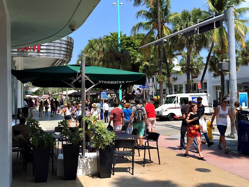 Lincoln Road Mall in Miami - Fashionable outdoor shopping and dining center  in Miami Beach – Go Guides