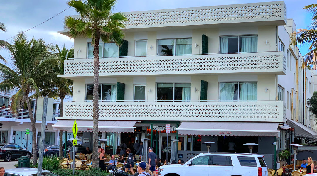 FamousNews Cafe on Ocean Drive