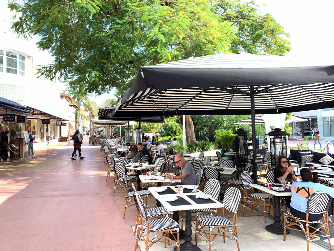 Lincoln Road offers a popular sidewalk cafe culture